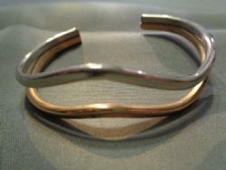 WOMENS MAGNETIC HEALING BRACELET MADE IN USA